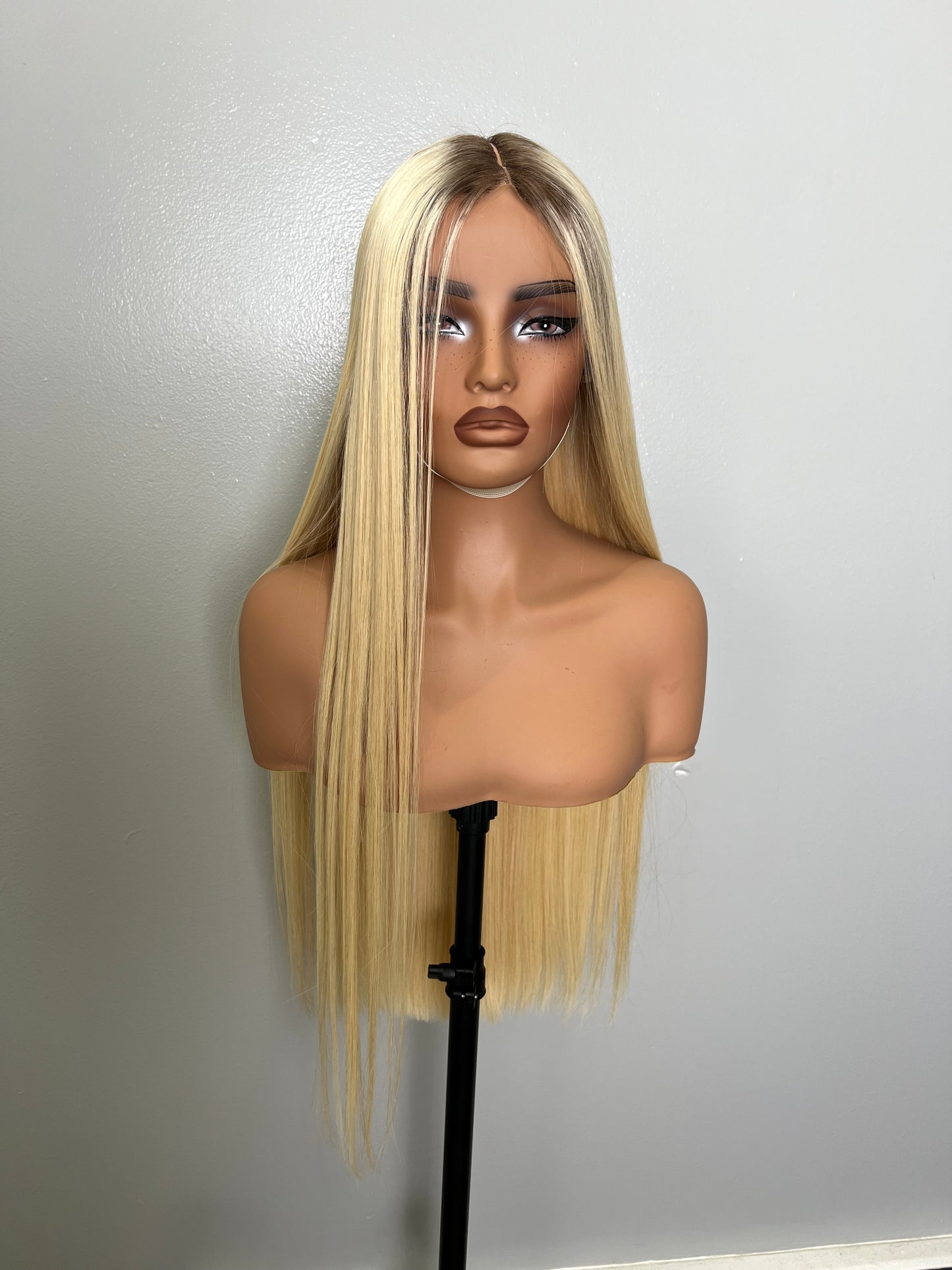 Peluca Rubia Largo 30” con falso cresimiento
